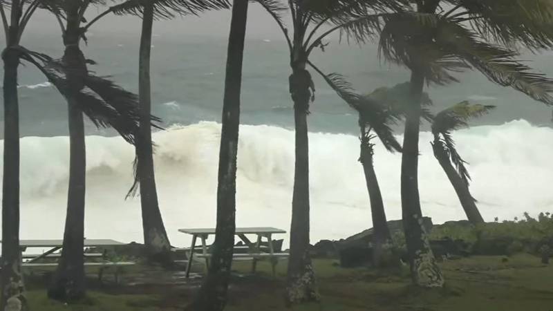 Stranded In Paradise – Surviving Hurricane Lala In Kauai