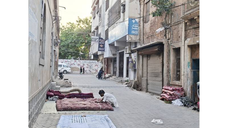 Planned Colony To Commercial Chaos – The Tragic Decline Of Hirabad