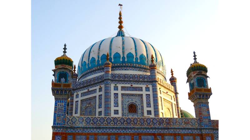 Visuals Of Holy Sanctuaries: The Sacred Murals Of Sindh’s Funerary Architecture